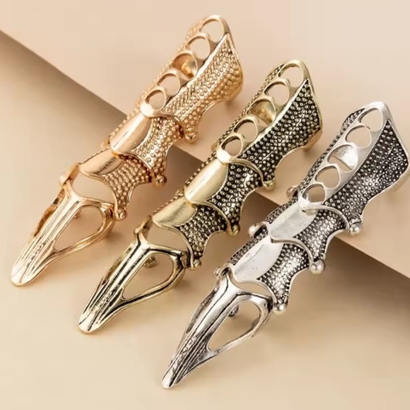 Halloween gothic skull Finger Armor Ring 
Adjustable - Picture 6 of 7